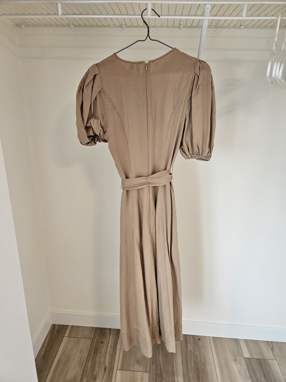 🤎 Ever New Tan Tie-Waist Puff Sleeve Midi Dress | AUS 6 / US 2 - Picture 7 of 7